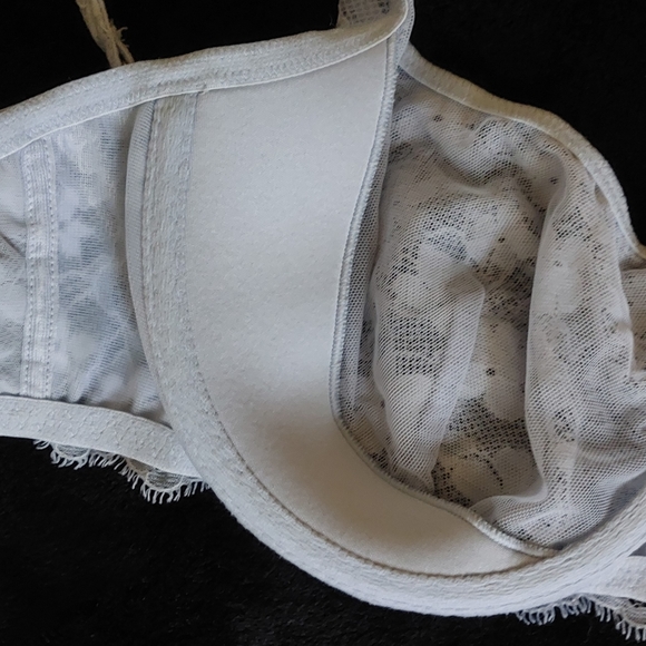 Lace Bra - Picture 4 of 8